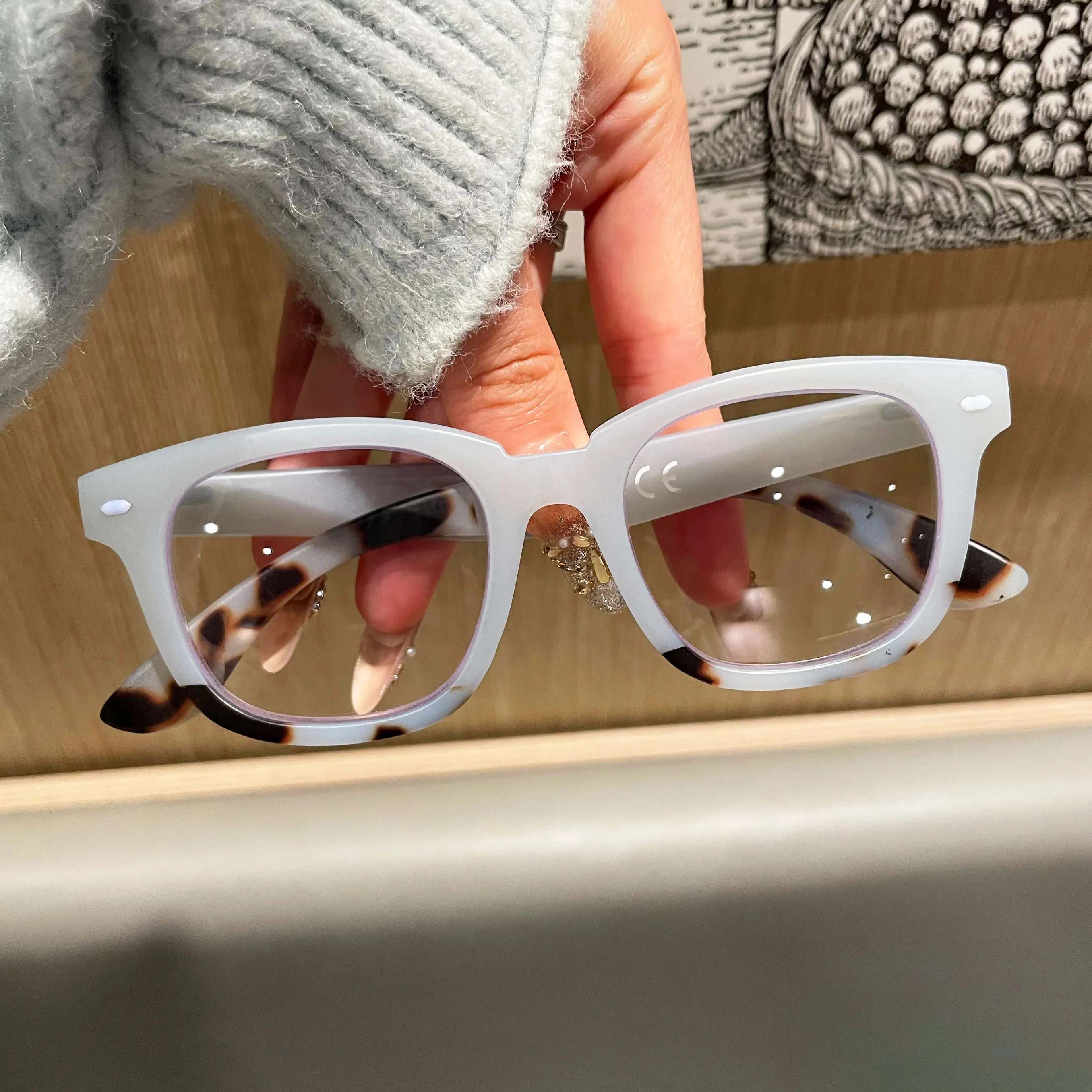 Korean-Style Retro Square Frame Anti-Blue Light Reading Glasses, Macaron Milk Mist Color Tortoiseshell Temples, High-Definition Reading Glasses for Middle-Aged and Elderly, Unisex, Makes You Look Younger