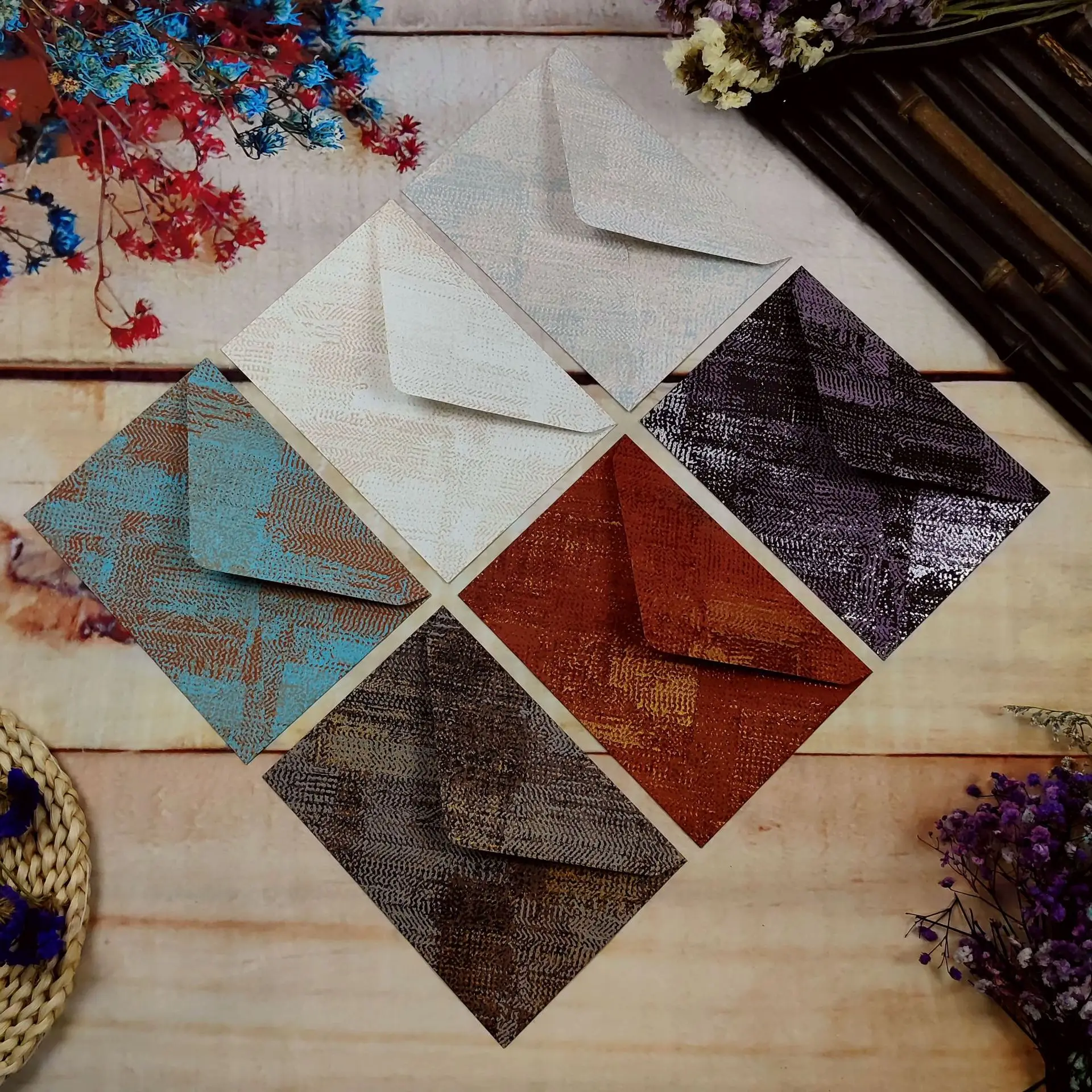 

50 шт./лот, 16,4x11,2 см, винтажный конверт, 120 г, бумажные конверты с ретро-тиснением для свадебных приглашений, канцелярские принадлежности, деловые письма