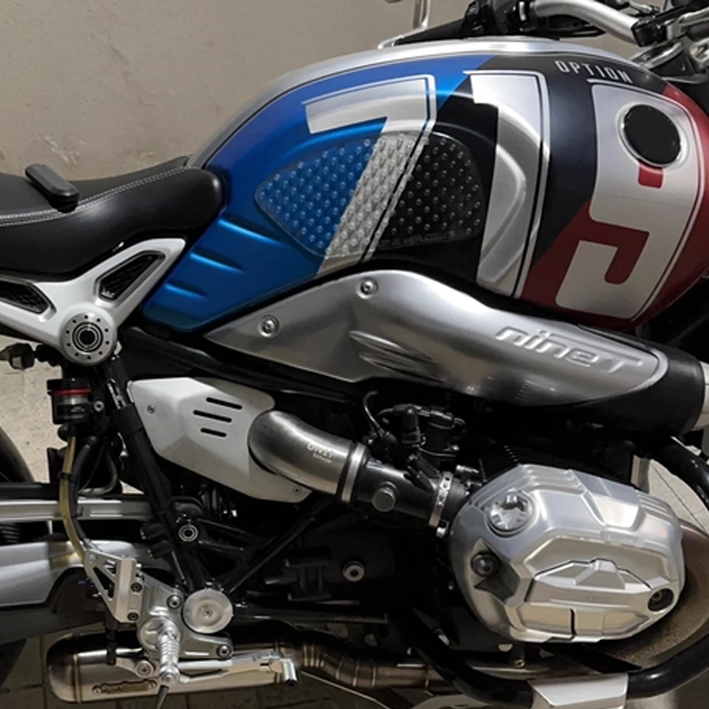 For BMW R NineT BMW S1000R S1000RR/M M1000RR Motorcycle Tank Anti-Slip Stickers Rubber 3D Knee Protection Pads Side Decals Tank