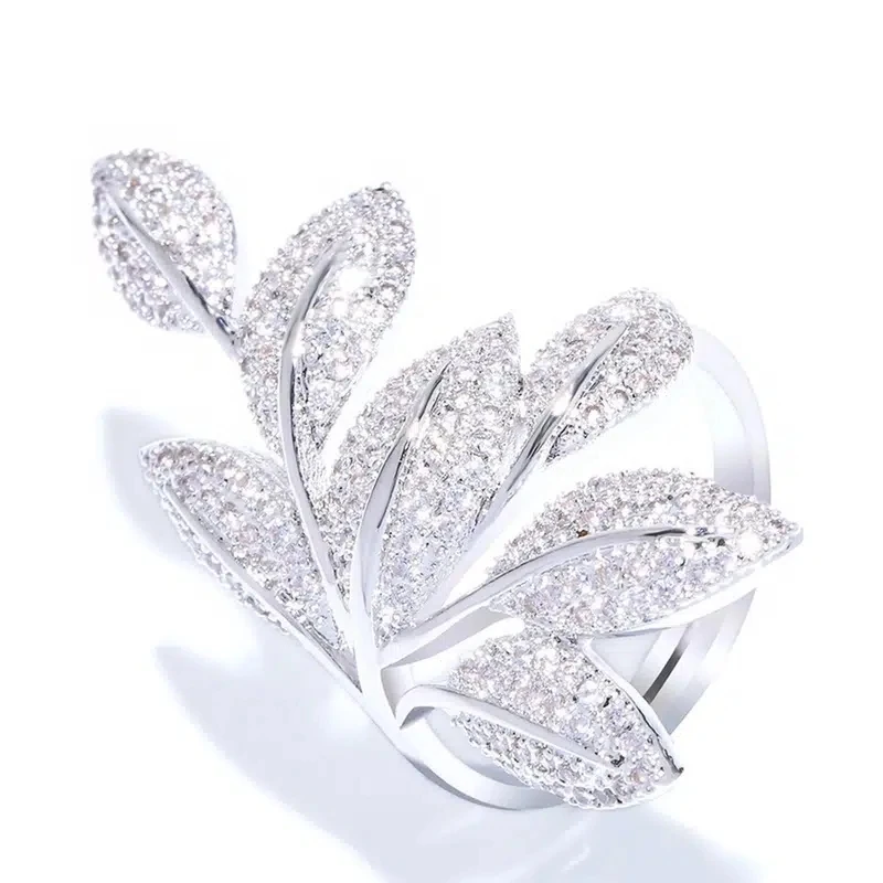 Huitan Sparkling Leaf Rings Women Bling Bling Crystal Cubic Zirconia Luxury Wedding Party Female Finger-rings Statement Jewelry