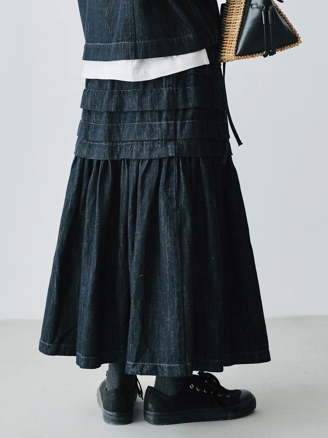 IMAKOKONI original design elastic waist pleated patchwork denim skirt for women  244769