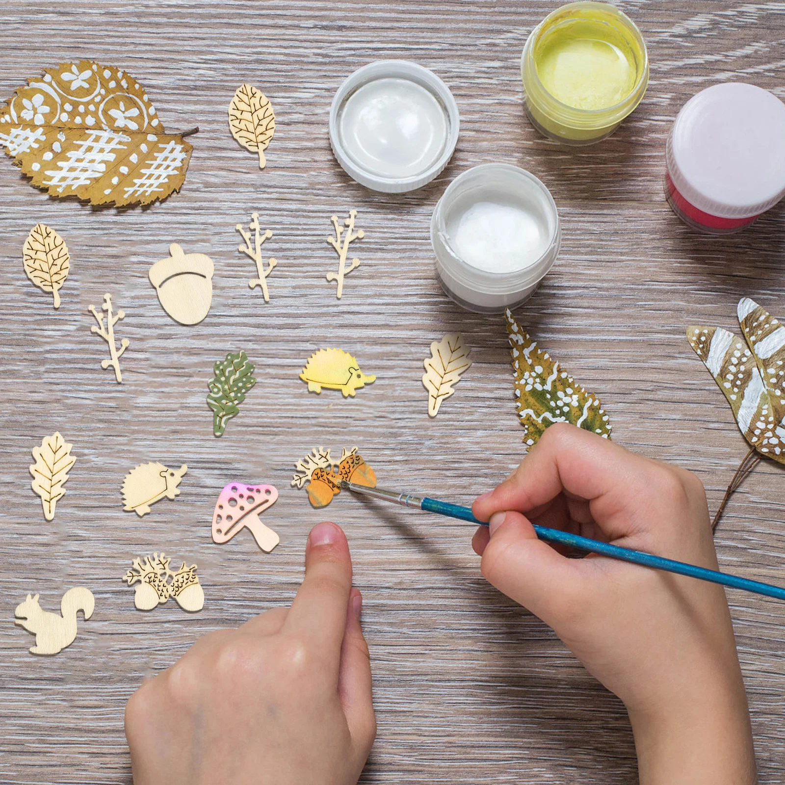 

200Pcs Wood Slices Natural Animal Tree Leaf Shapes Unfinished Wood Crafts DIY Painting Drawing Crafting Supplies for Decorations