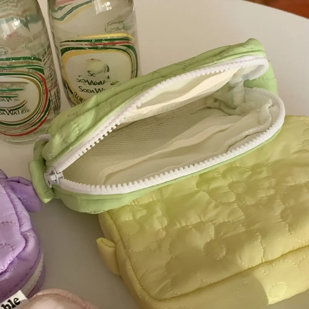 กระเป๋าใส่เครื่องสำอางสำหรับผู้หญิงกระเป๋าใส่ของแบบพกพากระเป๋าใส่ของแบบนุ่มใส่ของลายดอกไม้ทำจากผ้าฝ้ายจุของได้มาก