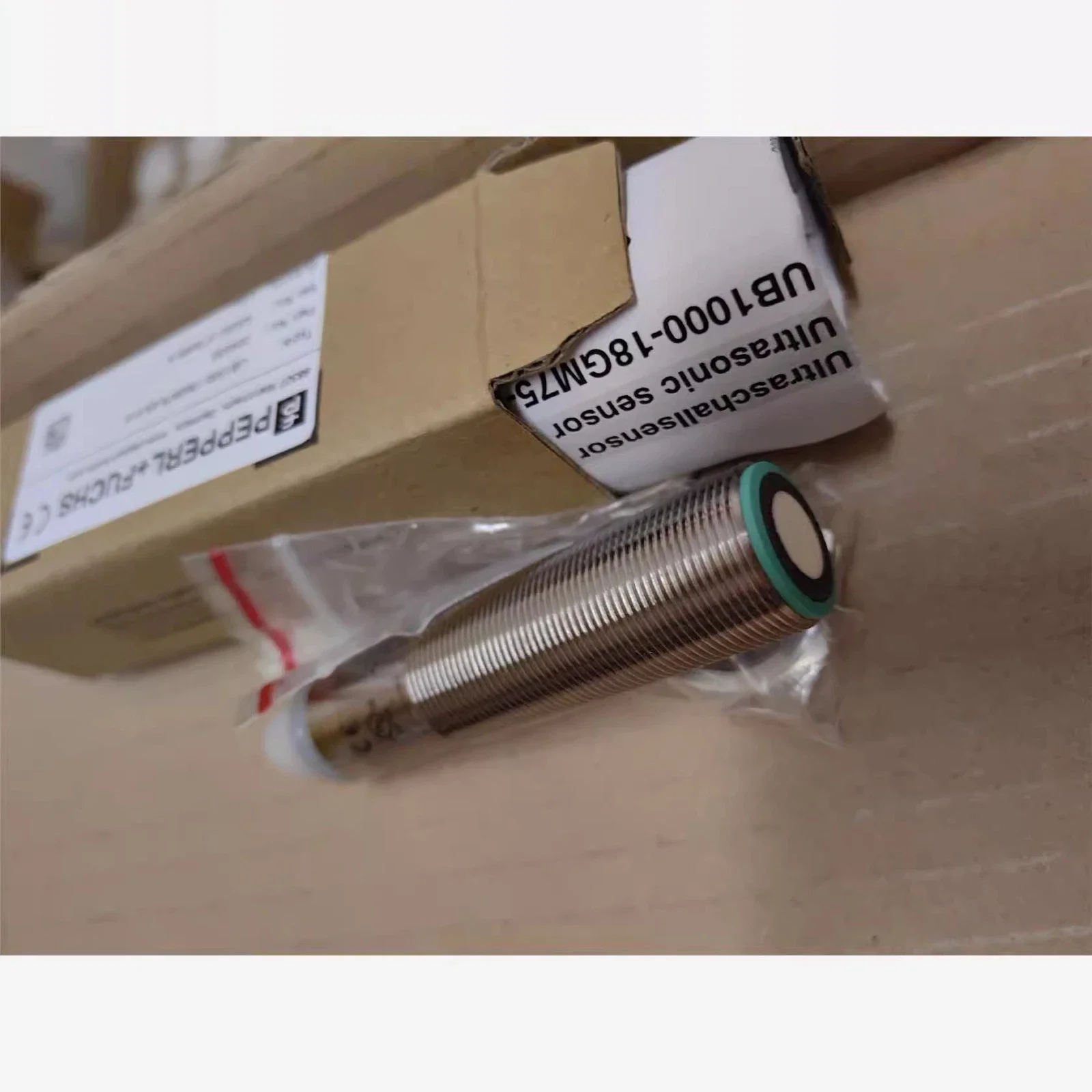 

Ultrasonic sensor UB1000-18GM75-E5-V15 204530