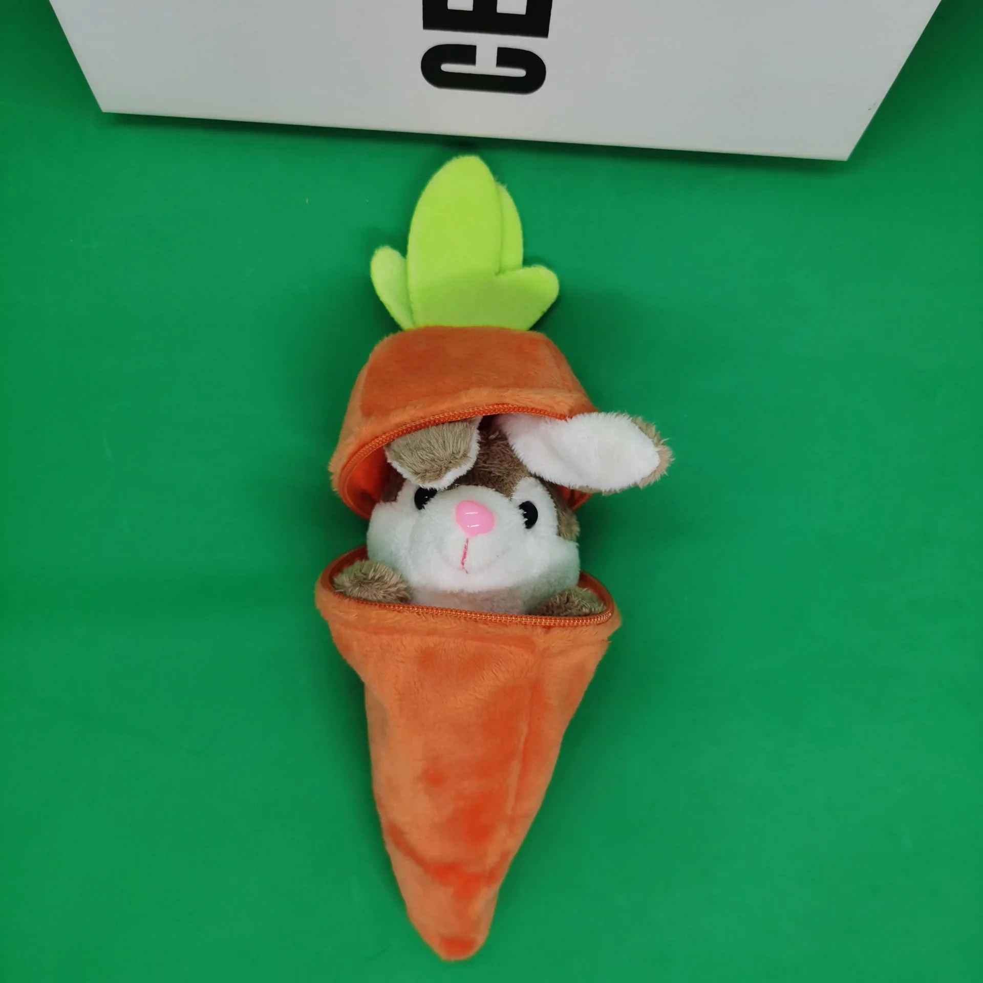Cute Creative Carrot And Rabbit Plush Doll Detachable Transformed Rabbit Carrot Pendant