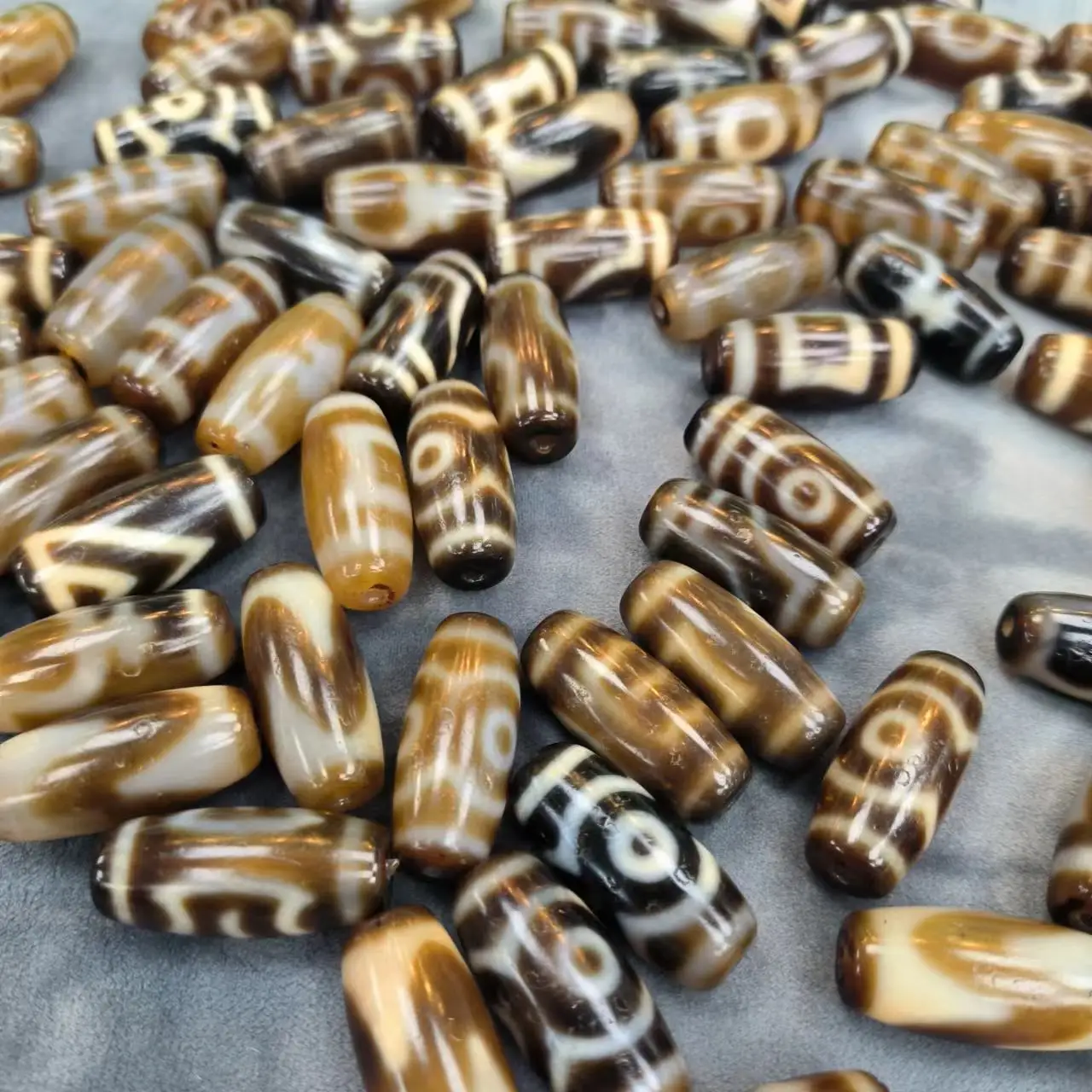 

50pcs/lot natural preferred multi-pattern agate dzi wholesale Weathered Horseshoe old bracelet necklace folk-custom wholesale