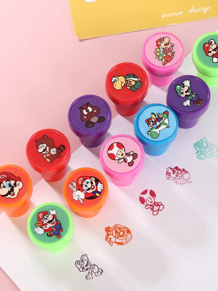 12PCS Super Marios Stempels voor Kinderen Anime Actiefiguren Signet Leraar Stempel Beloning Kinderen Accessoire Kinderen Klassiek Speelgoed Cadeau - afbeelding 2