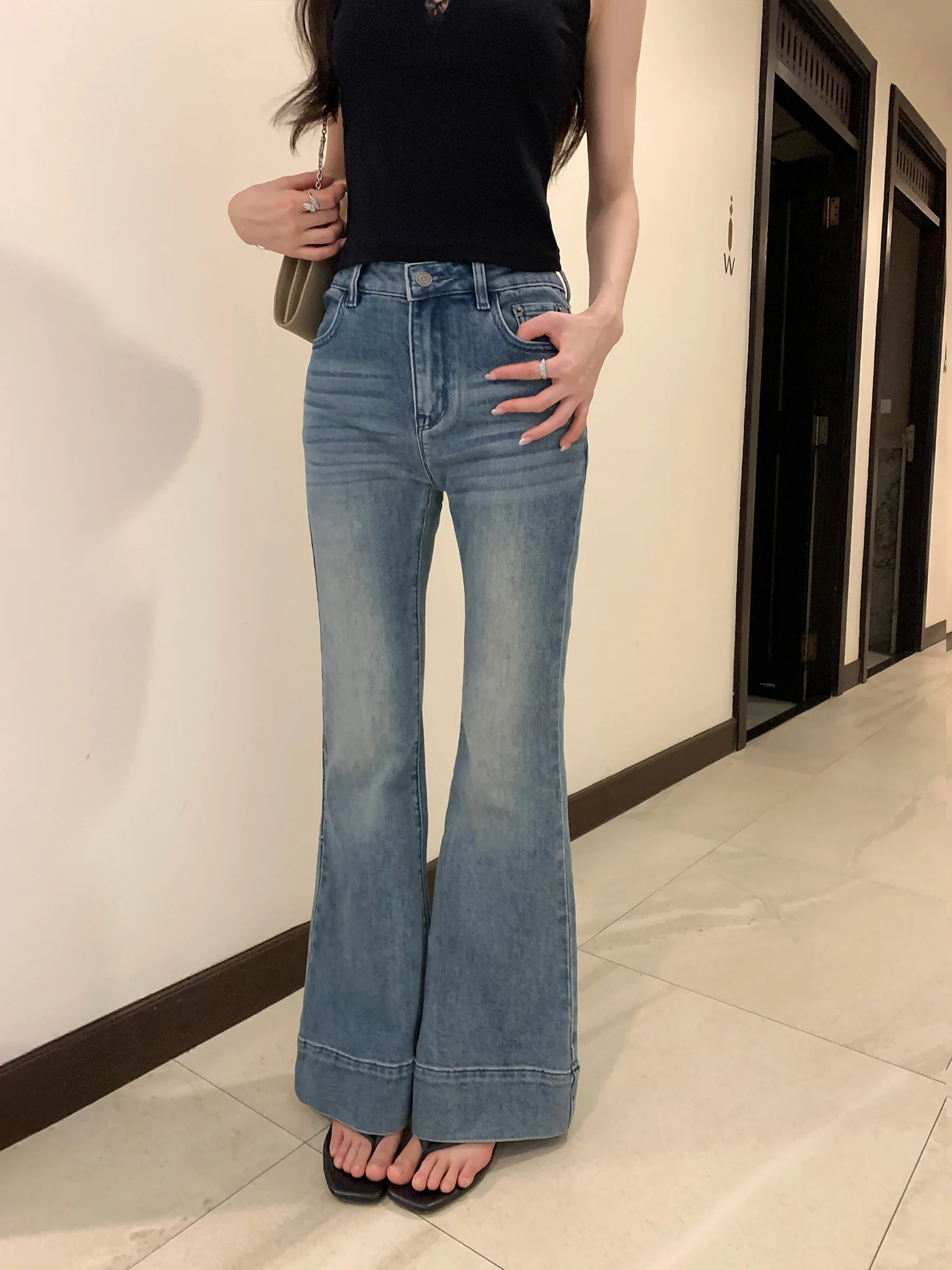 

Pusumede Classic Retro Flared Jeans Women's Elastic Slimming Long Pants Casual Style Natural Waist Cotton Fabric Button Closure