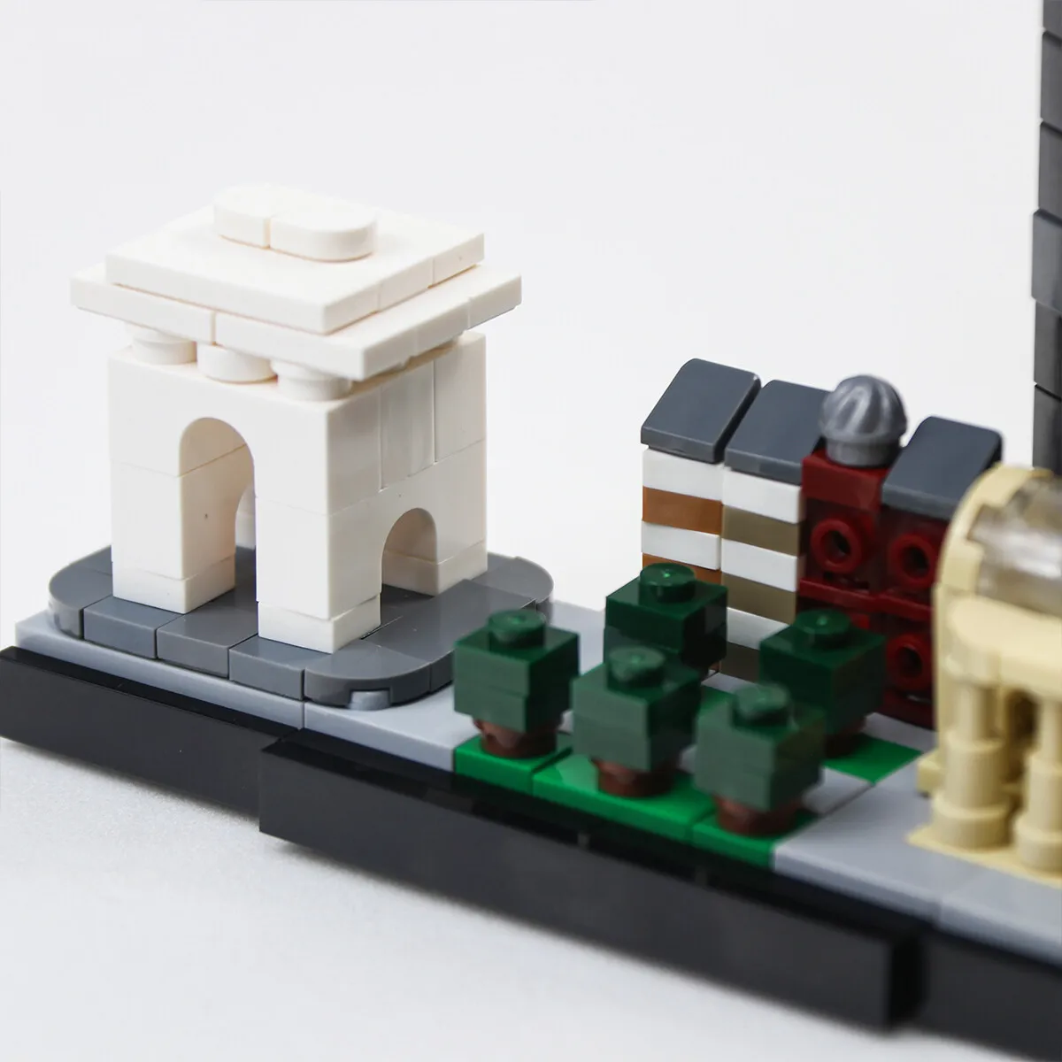 

Custom MOC: CF0030 Paris Architecture Model 661 Parts Gift for Christmas