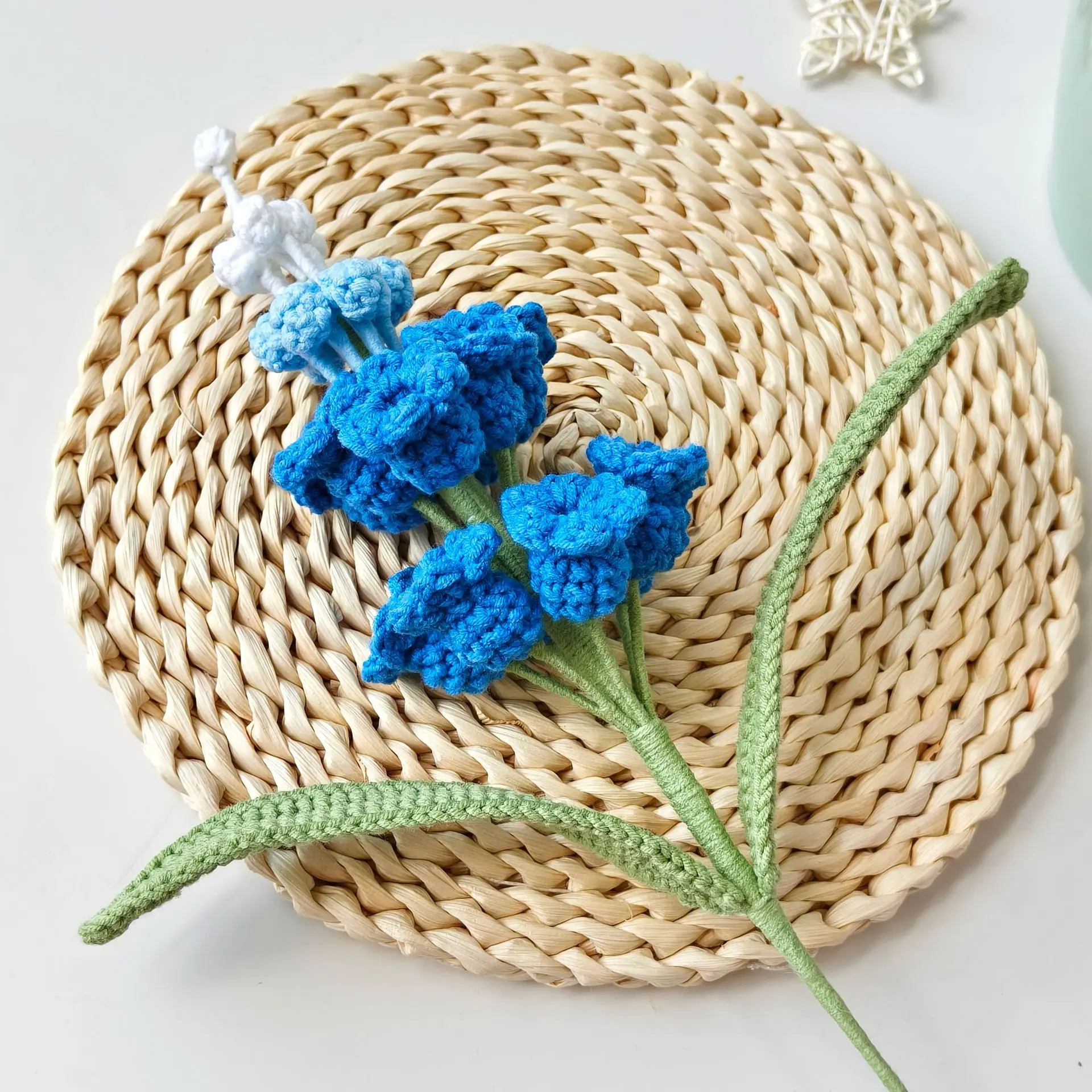 Gehäkelter Hyazinthenstrauß Niedliche Gestrickte Blumenzweige Handgewebte Hyazinthen Liebliche Kunstpflanzen Raumdekoration – Detail 4