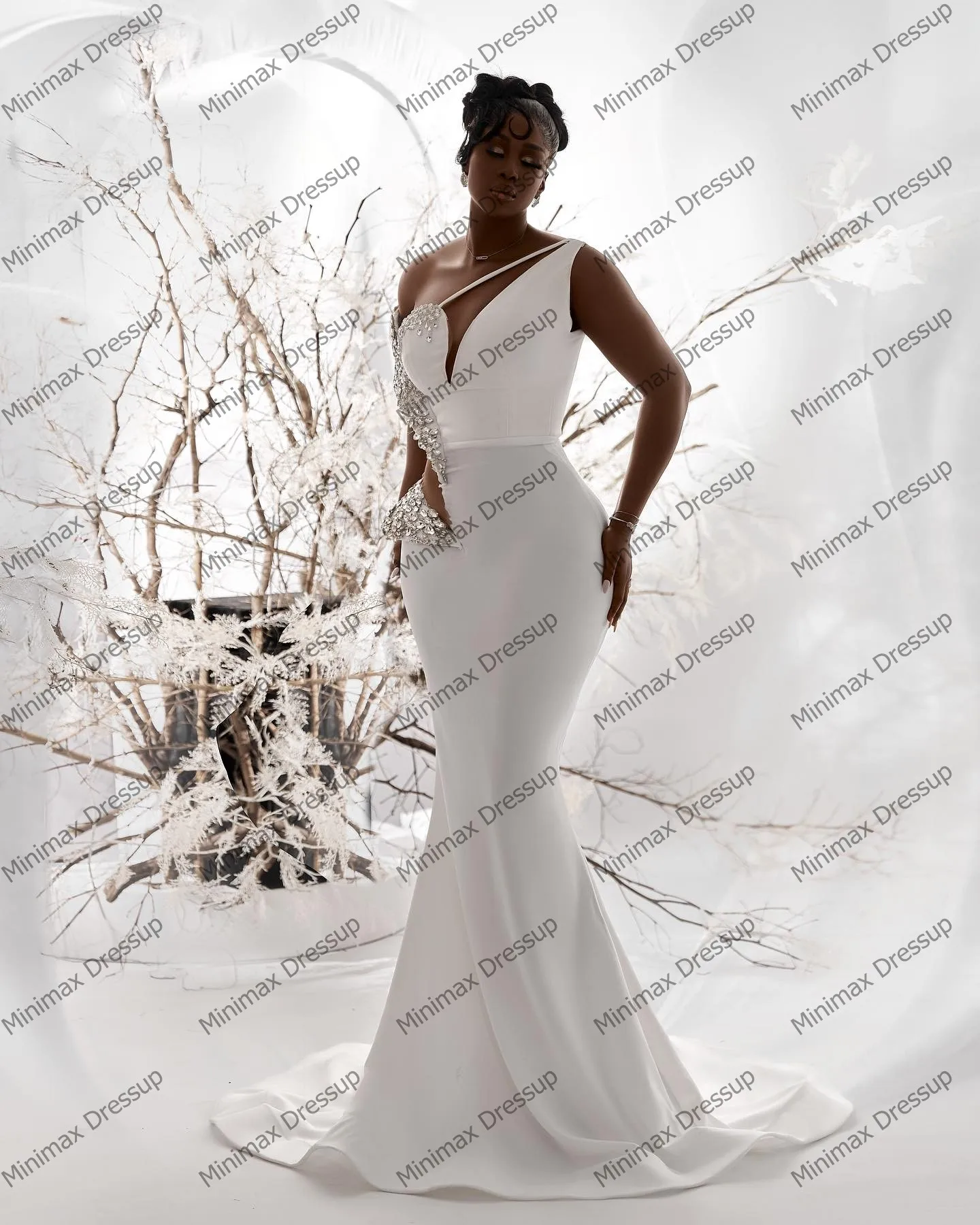 Plus Size Crystals Satin Wedding Dress Pretty Ruffles Beaded Africa Bridal Dresses Floor Length Taffeta Wedding Party Gowns