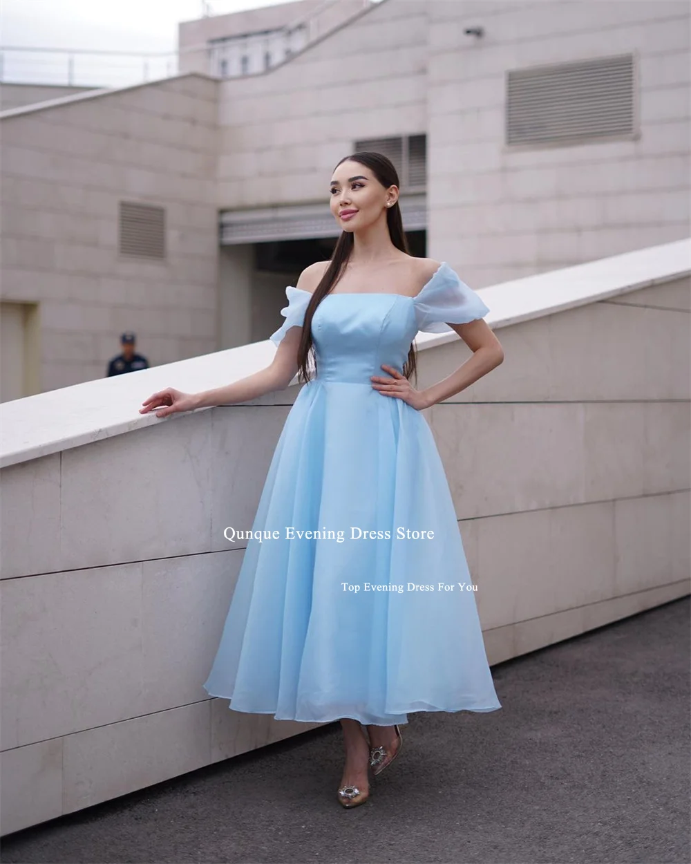 Qunque แขนสั้นชุดราตรีสาย Sky Blue Tulle Celebrity Gowns ที่กําหนดเองชุดอาหารค่ําผู้หญิง Elegant Robes De Soirée