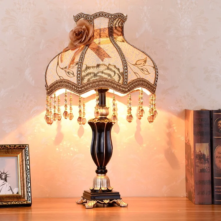 

&c Vintage Style Floral Patterns Fabric and Beaded Decorative Black Resin Table Lamp for Bedroom Living Room Luxury Home Decor