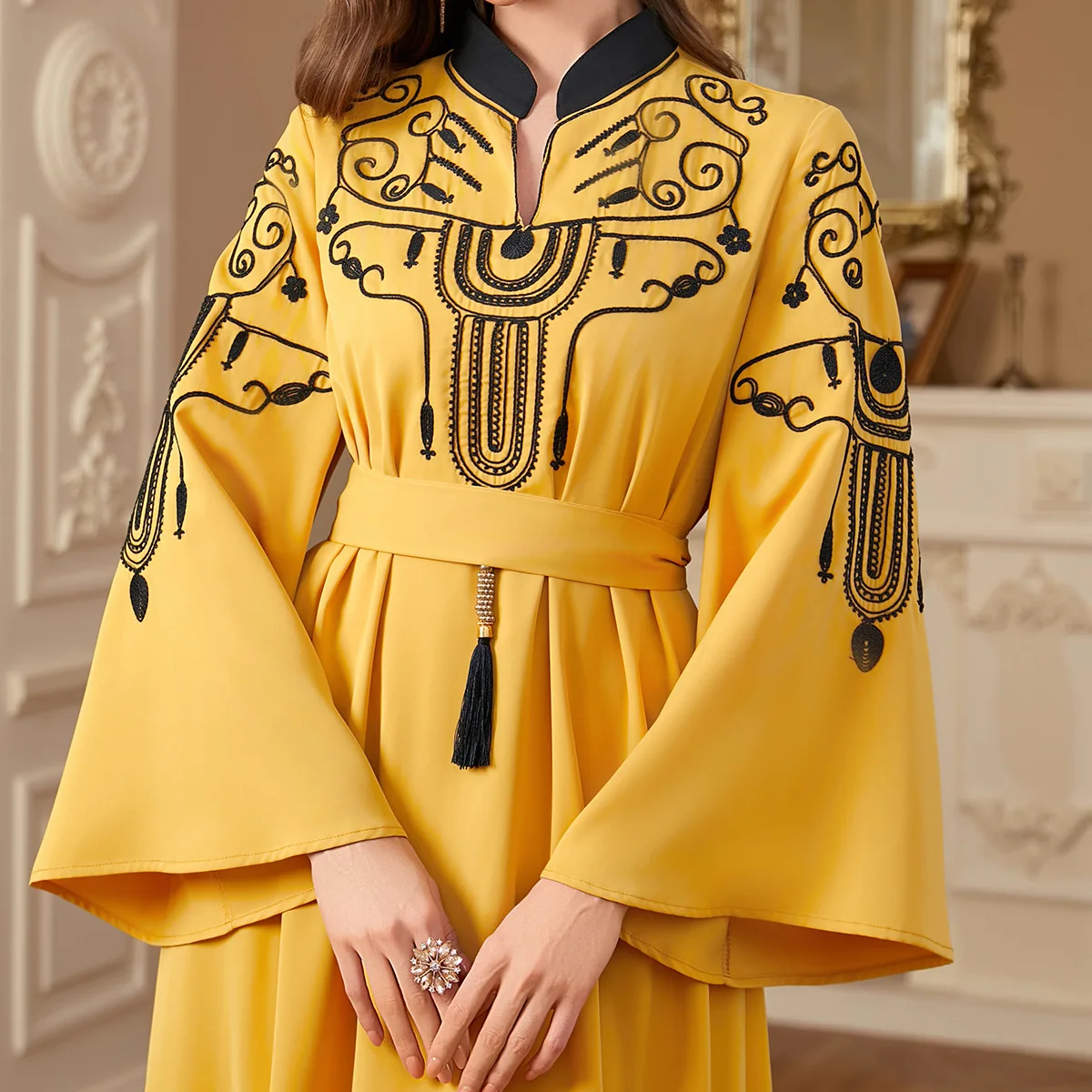 

Ramadan Abaya Dubai Kaftan Women Muslim Maxi Dress Embroidery Tassel Caftan Marocain Femme Robe Kebaya Islam Jalabiya Vestidos