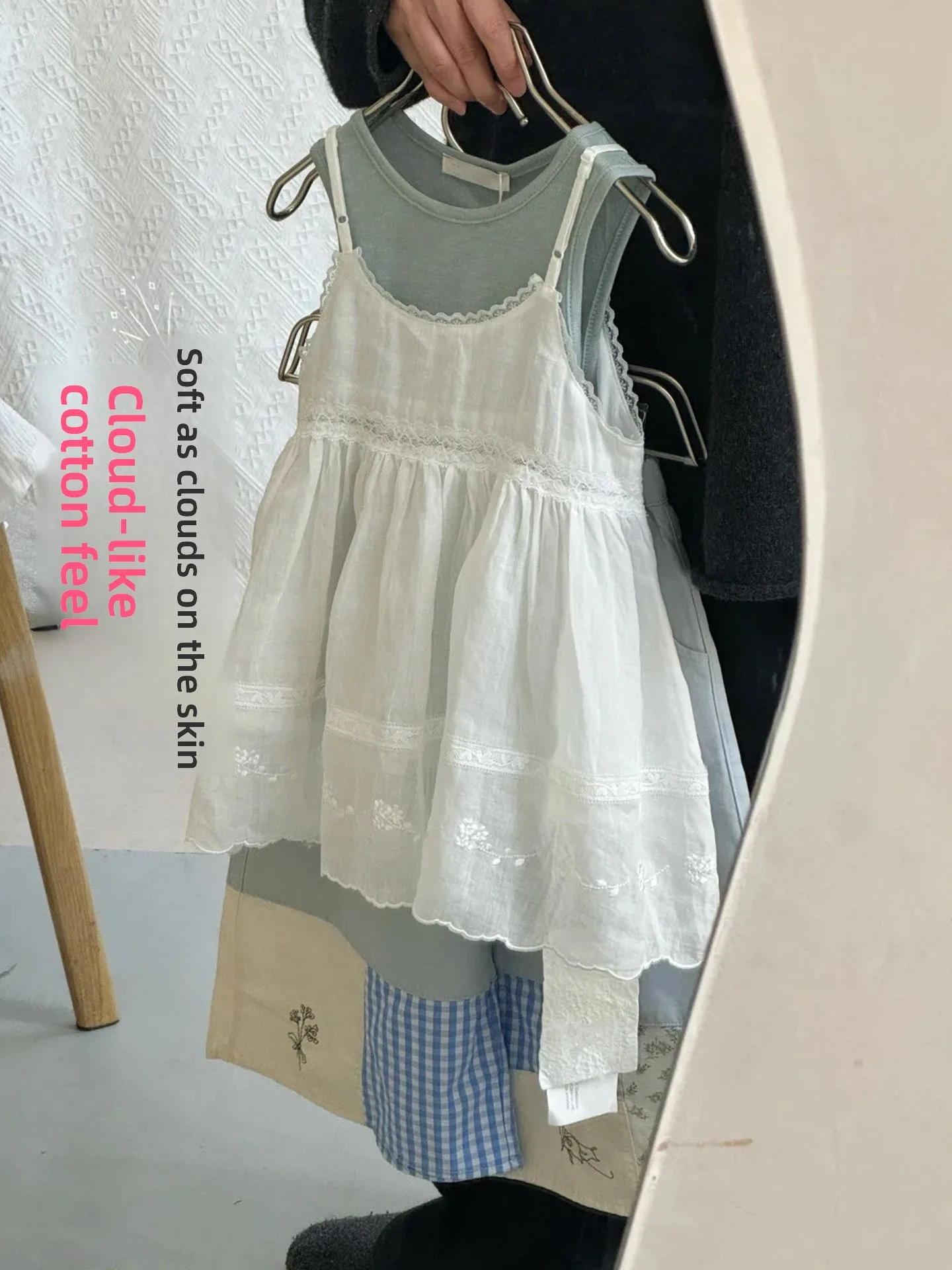 

Sweet Girl's White Summer Dress Children's Clothing Retro Style Strap Dress Casual Loose Fit Mid-Length Skirt for Girls