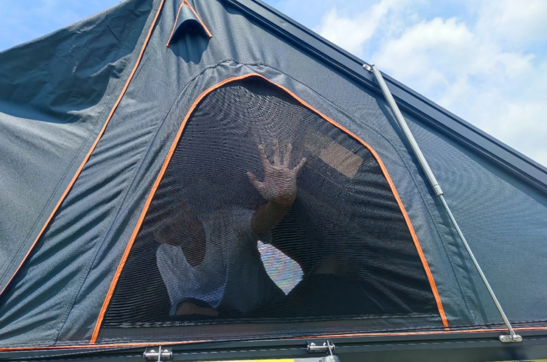 เต็นท์หลังคารถยนต์แบบเปลือกแข็ - Outdoor Camping Australia บทวิจารณ์และราคา
