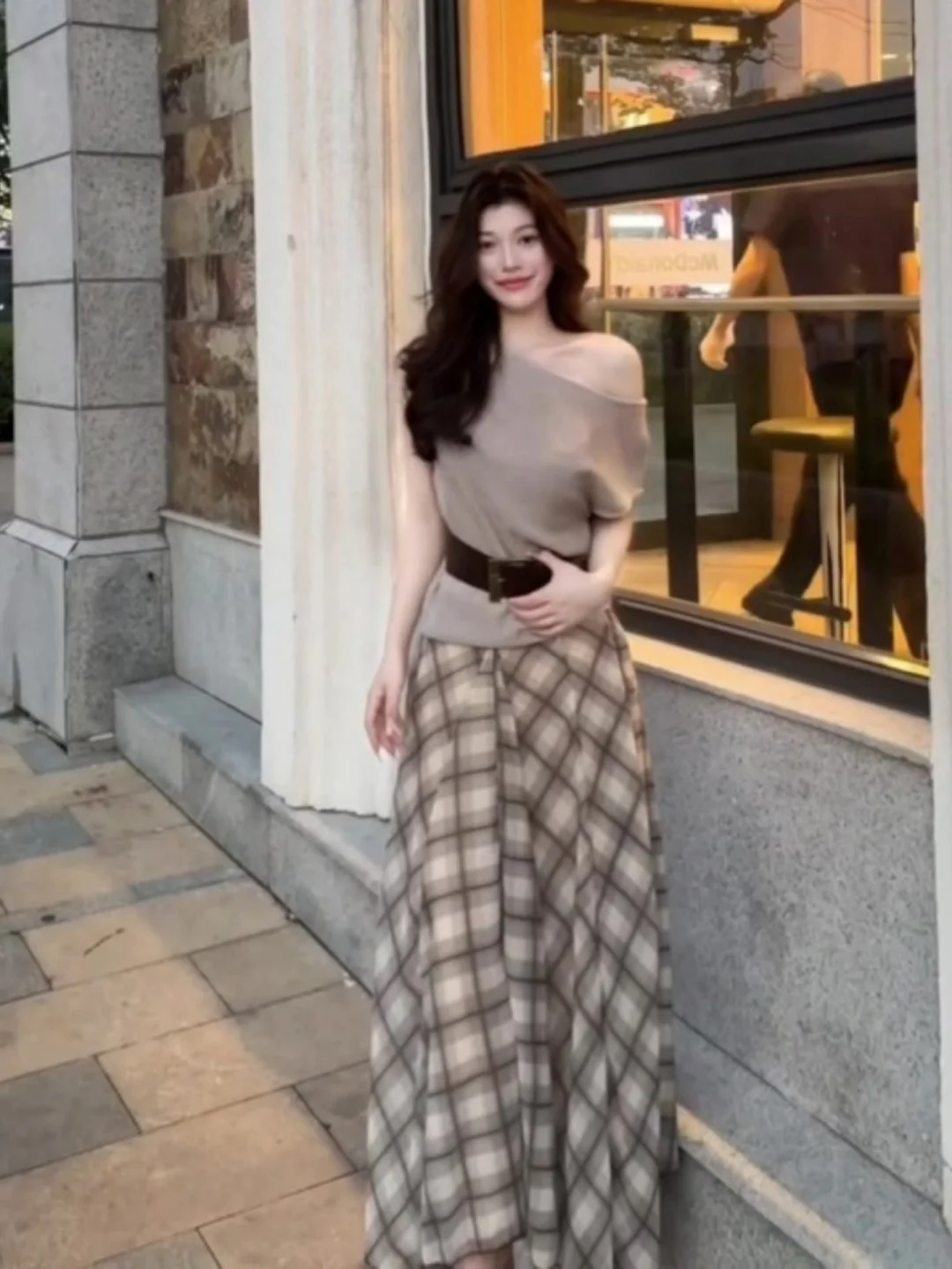 

Summer Fashion Set Women's Peeling Skin Beautiful Shoulder Top And Plaid Skirt Whole Set Stylish Casual Outfit for Young...