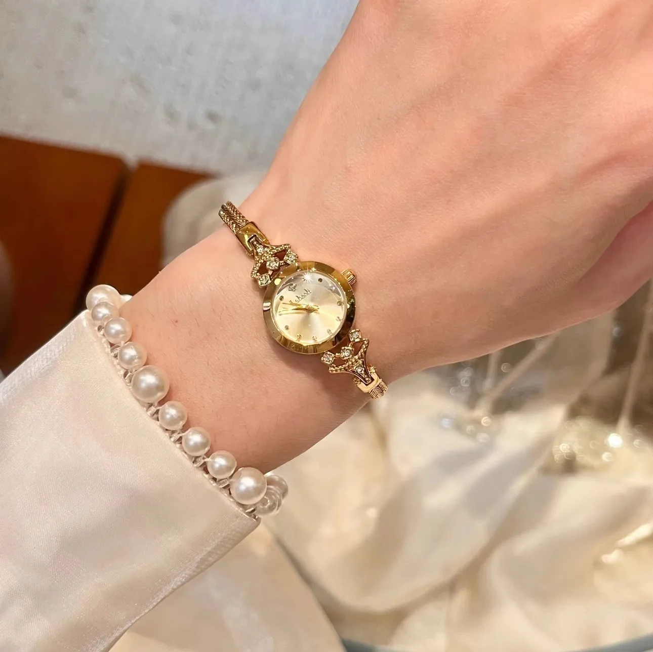 

Elegant Women'S Wristwatch, Stylish Small Gold Bar Watch, Fashionable And Luxurious Women'S Watch, A Perfect Gift For Ladies.