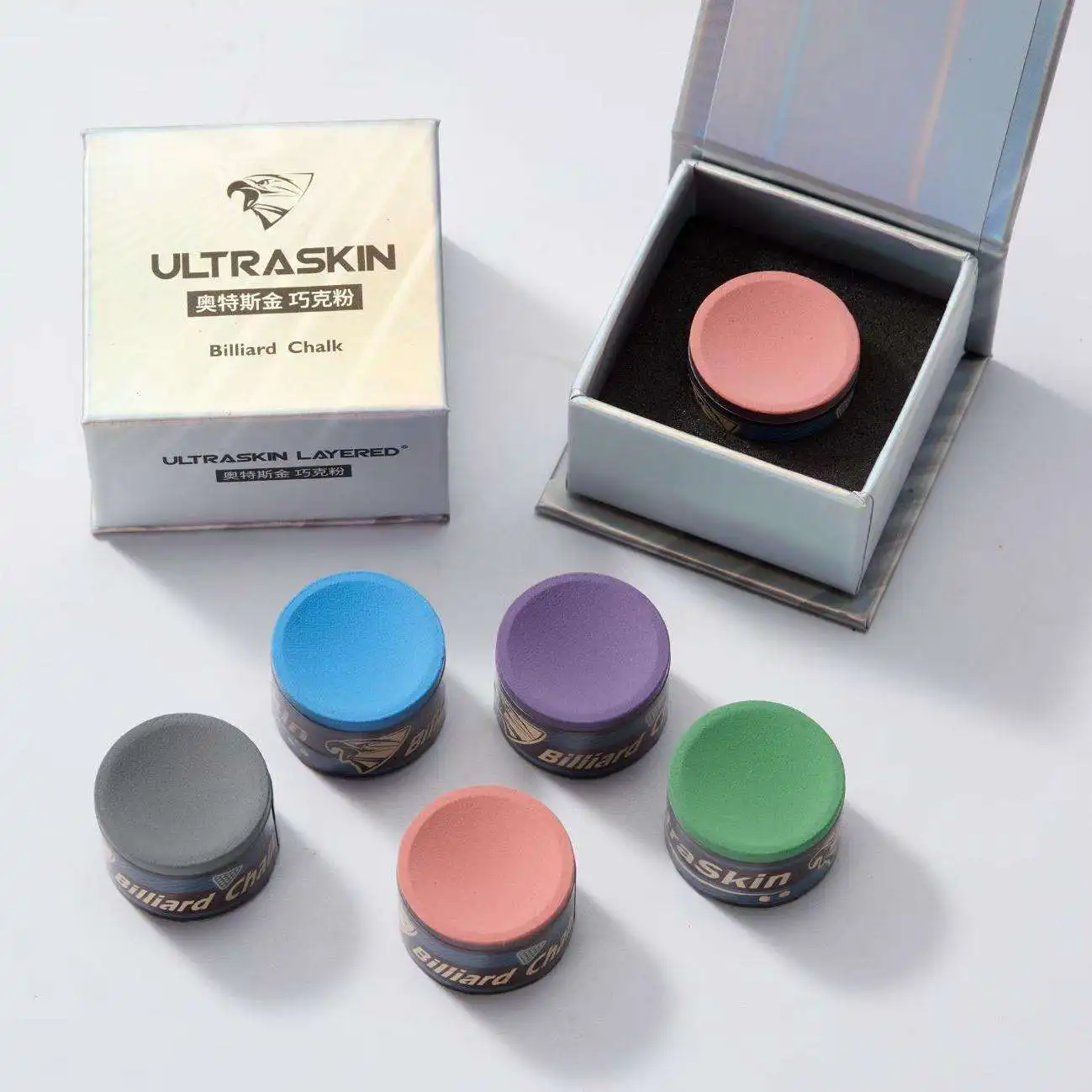 giz-de-bilhar-profissional-uitraskin-em-forma-redonda-com-opcoes-de-cores-azul-verde-cinza-rosa-e-roxo-em-embalagem-de-caixa