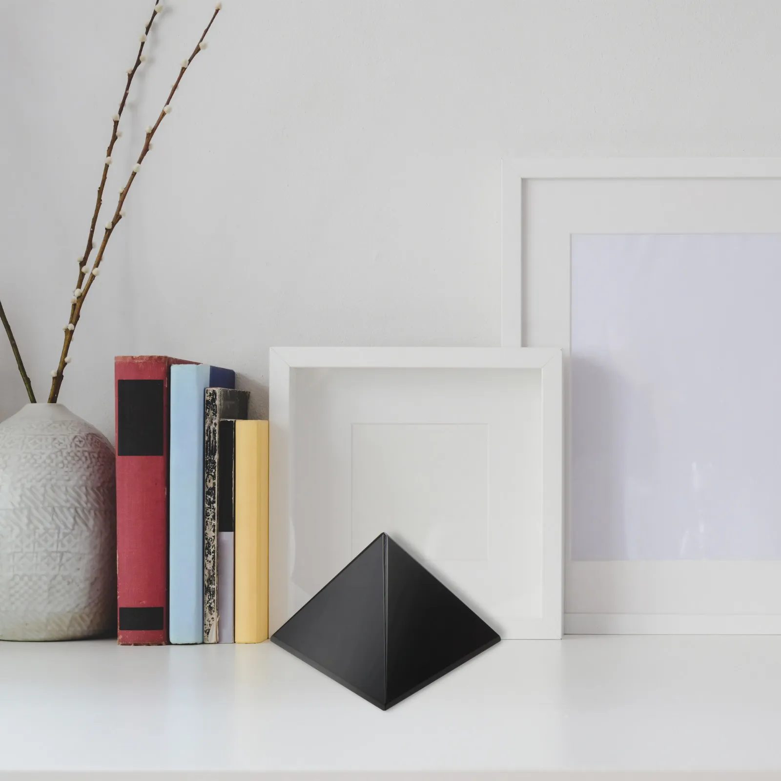 

Black Quartz Crystal Pyramid Egyptian Natural Creative Feng Shui Home Desk Decor Healing Energy Quartz Pyramid Ornament