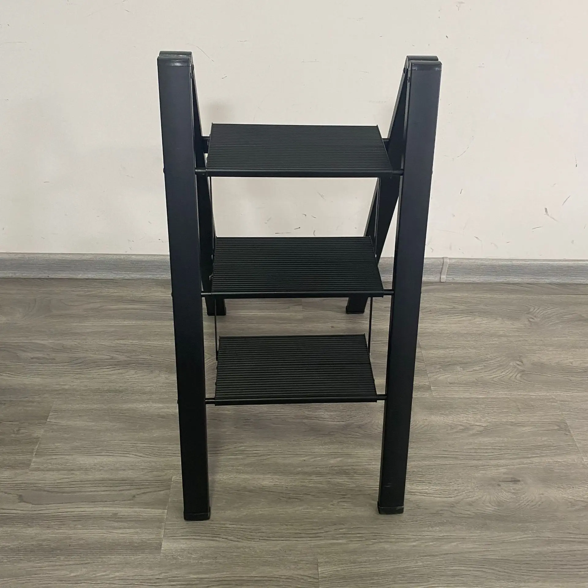 Indoor multi-functional thickened aluminum alloy folding stepladder, flower stand, ladder, household folding small stool