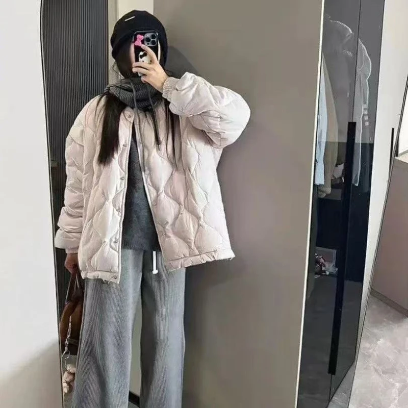 2025 invierno nueva moda cuello alto mujeres abajo chaquetas mujer Casual suelta Ultra ligero abrigo cálido