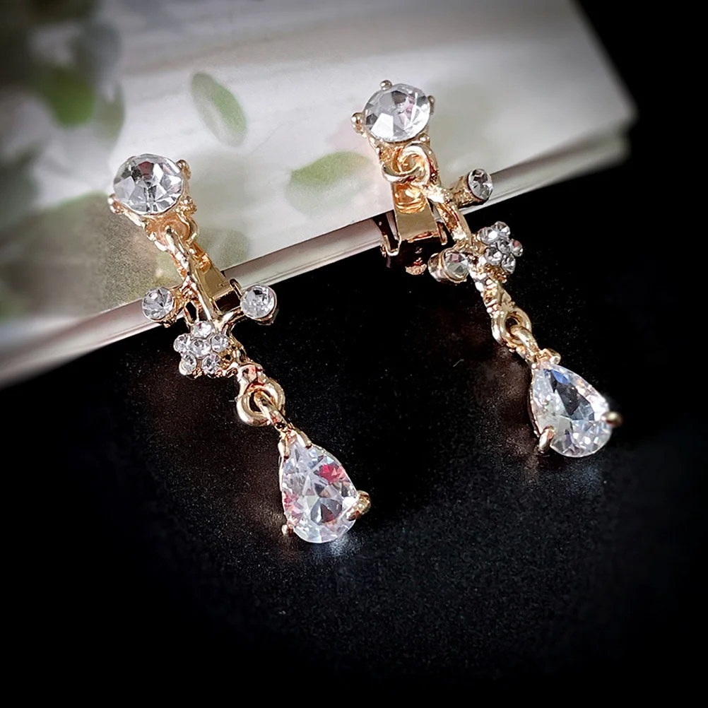 

1Set Crown Necklace Ear Clip Set Shiny Tiara Headpiece for Birthday Cosplay Stage Performance Fancy Dress Accessory