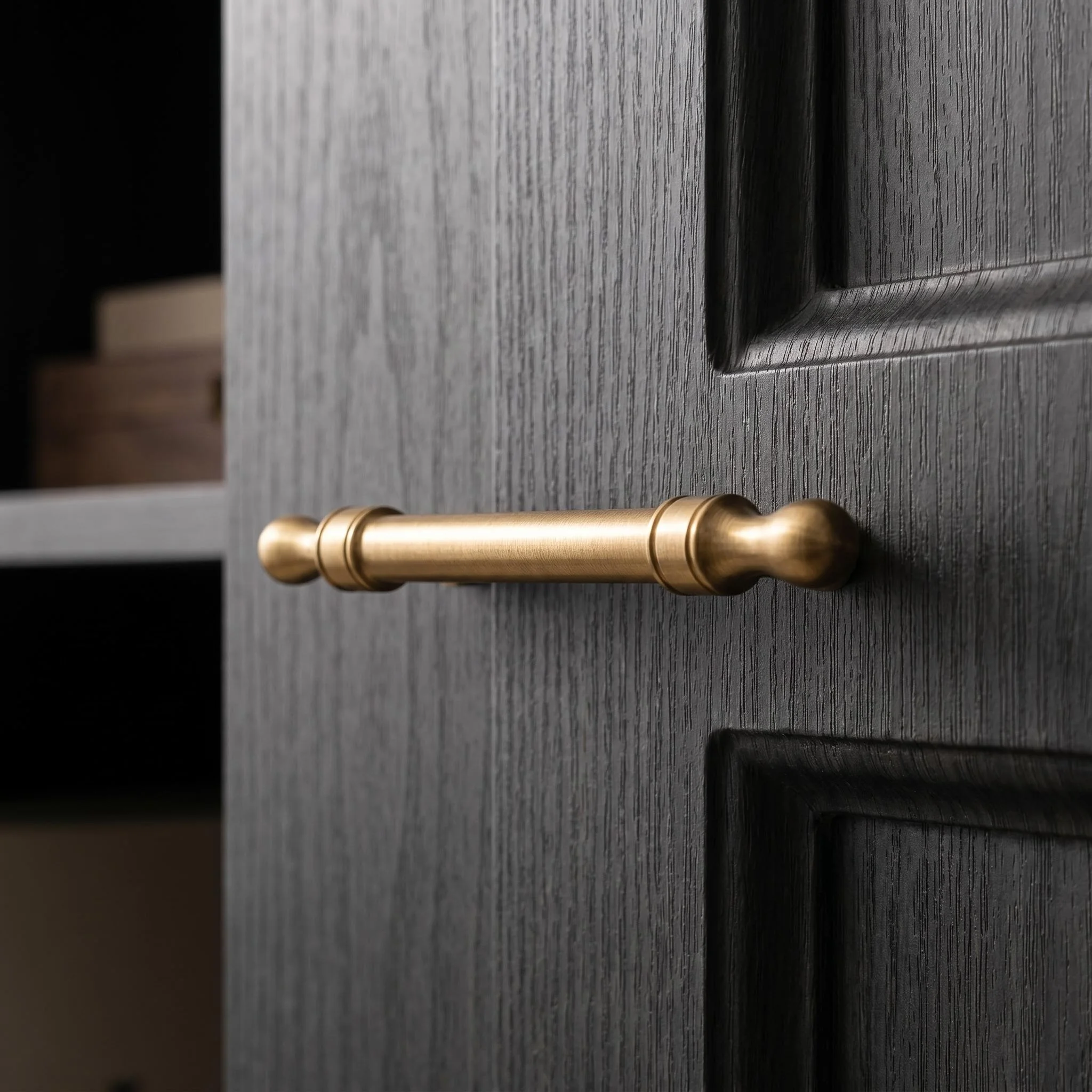 真鍮製ドロップ型キャビネットハンドル、引き出し取っ手、キャビ - Furniture Hardware Drop Pulls のレビューと価格