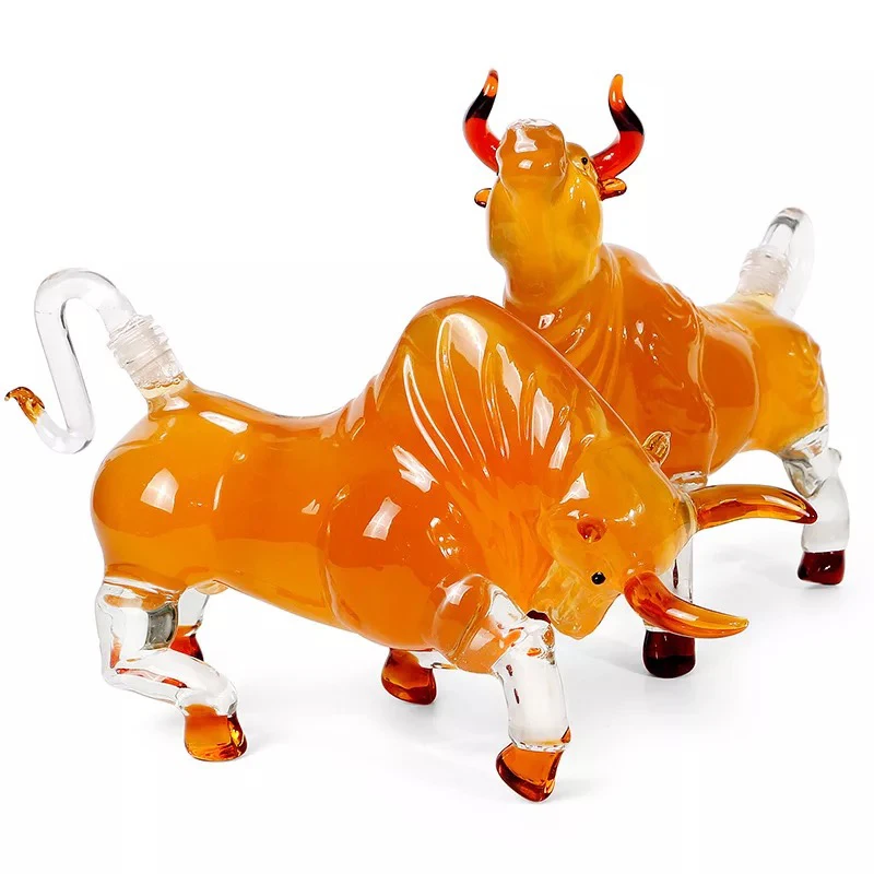 Wholesale Empty Fancy New Designed Animal Bull Shape Borosilicate Hand Blown Wine Liquor Glass Bottle Decanter