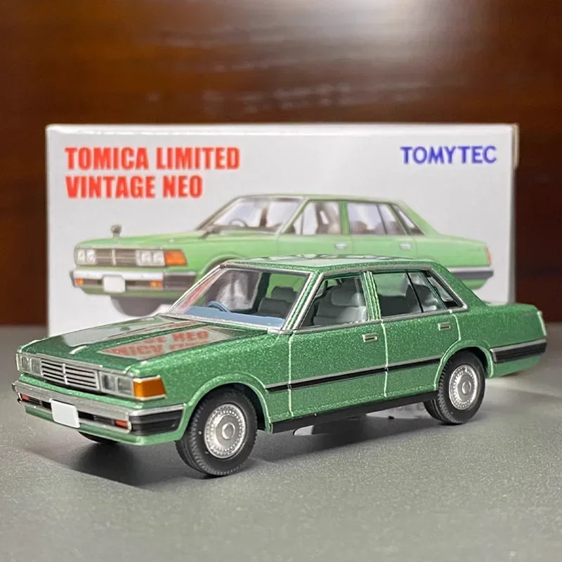 TAKARA TOMY TOMYTEC Tomica 1/64 TLV-N286a Nissan Gloria Sedan 200E Alloy Toy Motor Diecast Metal Model Gifts