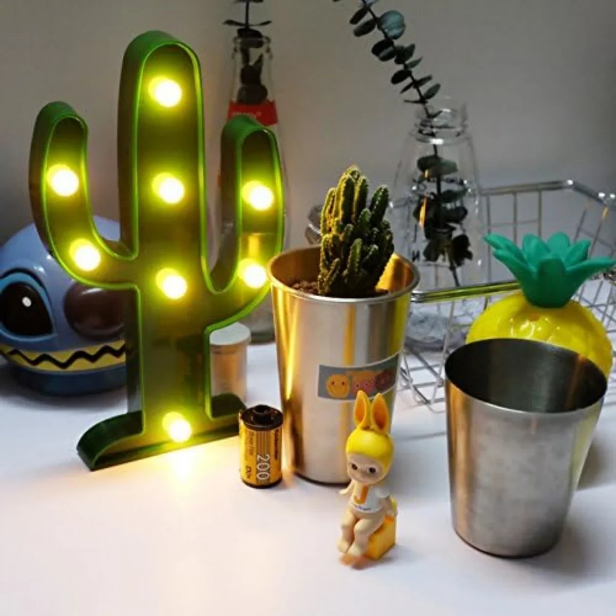 Christmas Cactus Shaped Battery Operated Night Light Green Plastic Cactus Mini Table Lamp Wall Mountable Suitable Bedroom Decor