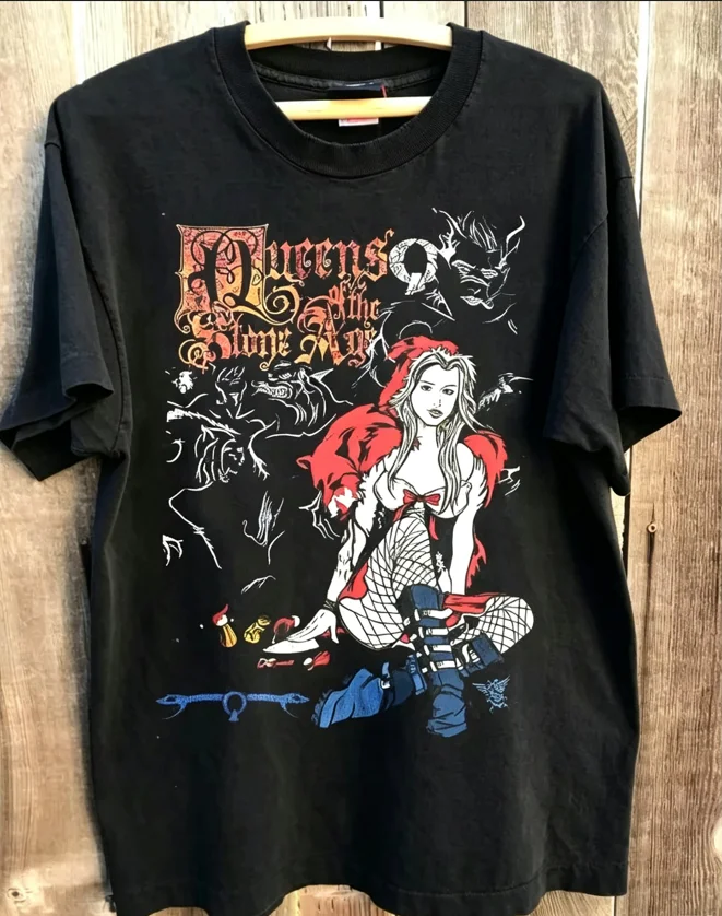 2026 Queens of the Stone Age T-Shirt Unisex Short Sleeve Tee Vintage Red Hood Girl Graphic Rock Band Retro Distressed Streetwear