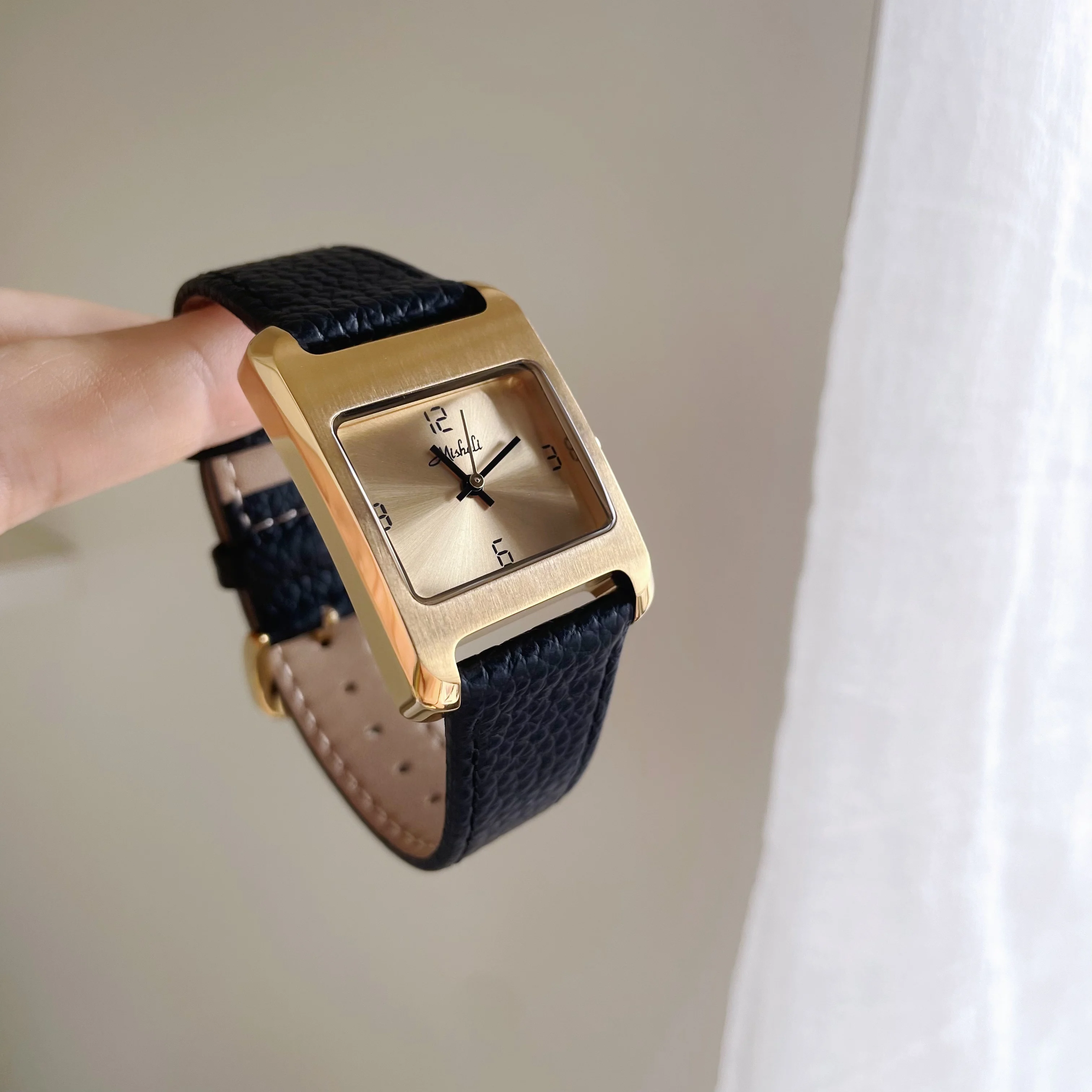 2026 New Luxury Gray Simple Elegant High-end Square Leather Watch Classic Stainless Steel Quartz Watch Gift for Women