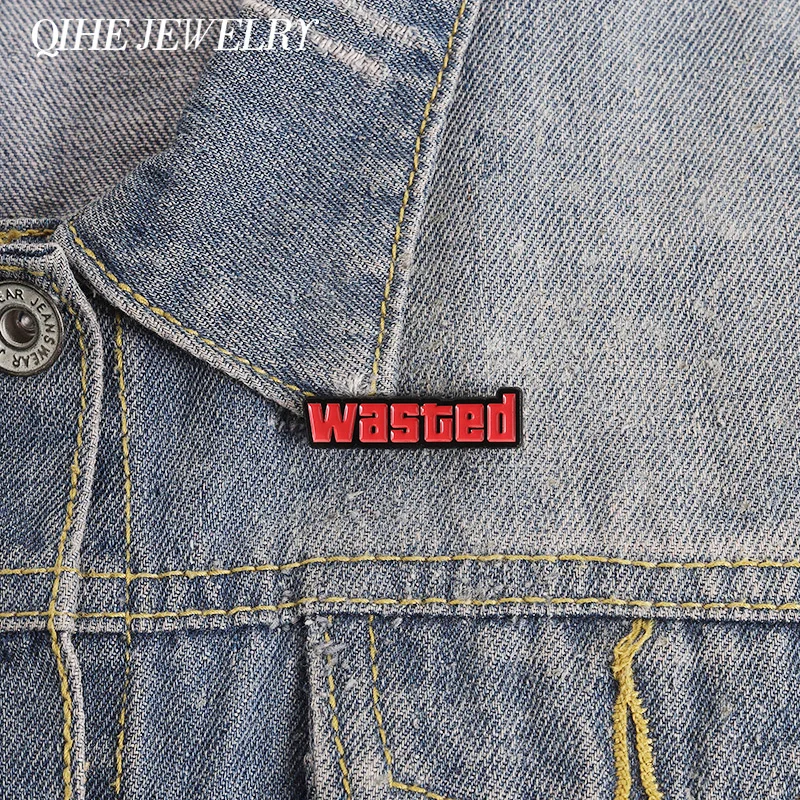 Broche Clássico de Videogame Wasted, Pin Esmaltado Vermelho com Tela de Alerta de Morte do Jogo Wasted, Decoração de Lapela, Presente para Fãs e Amigos