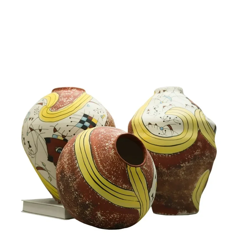 Ceramic vase, flower arrangement in the model room of the sales department, decorative retro abstract rendering art ornament