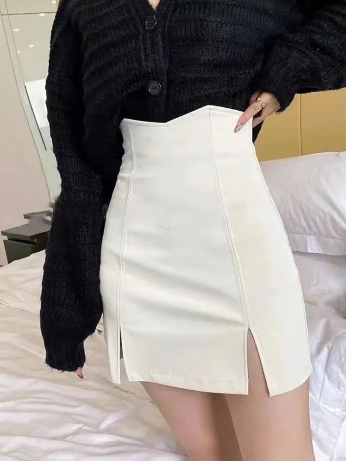 Fashionable High Waist A-Line  Skirt for Women Summer New Arrival Polyester Material Short Skirts Trendy Split Design