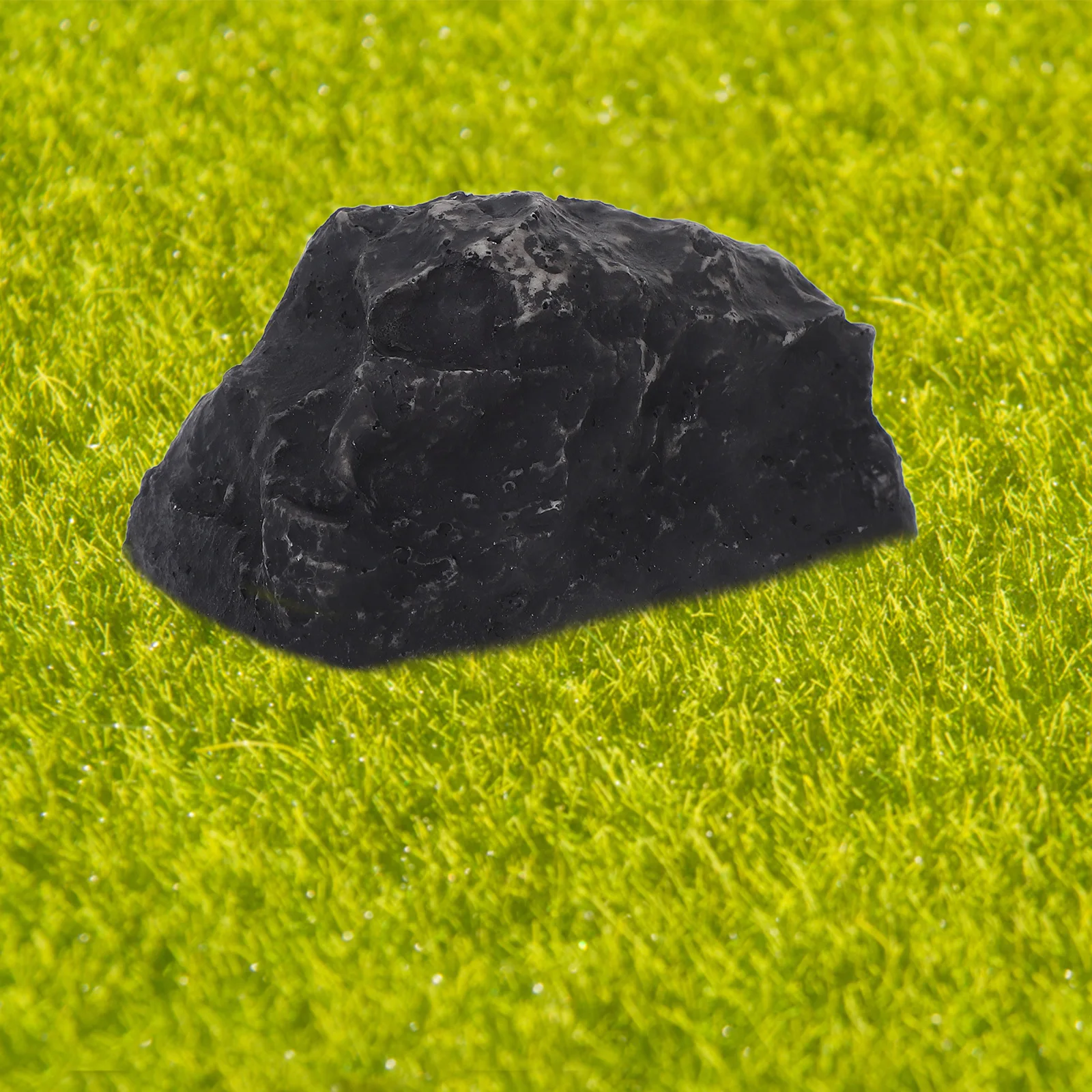 Outdoor Hider Waterproof Simulated Stone Realistic Fake Rock Holder Hidden Secure Closure Spacious Storage Weatherproof Design