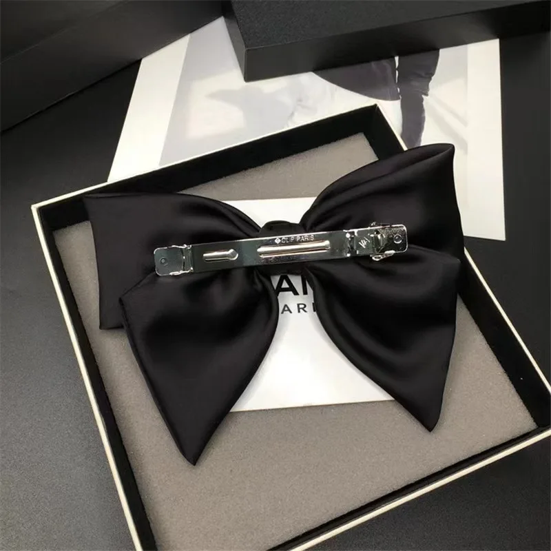 New Korean Over Size Solid Color Hair Clips for Women Fashion Silk Black Hair Bows with Claw Clip Girl Hair Accessoires