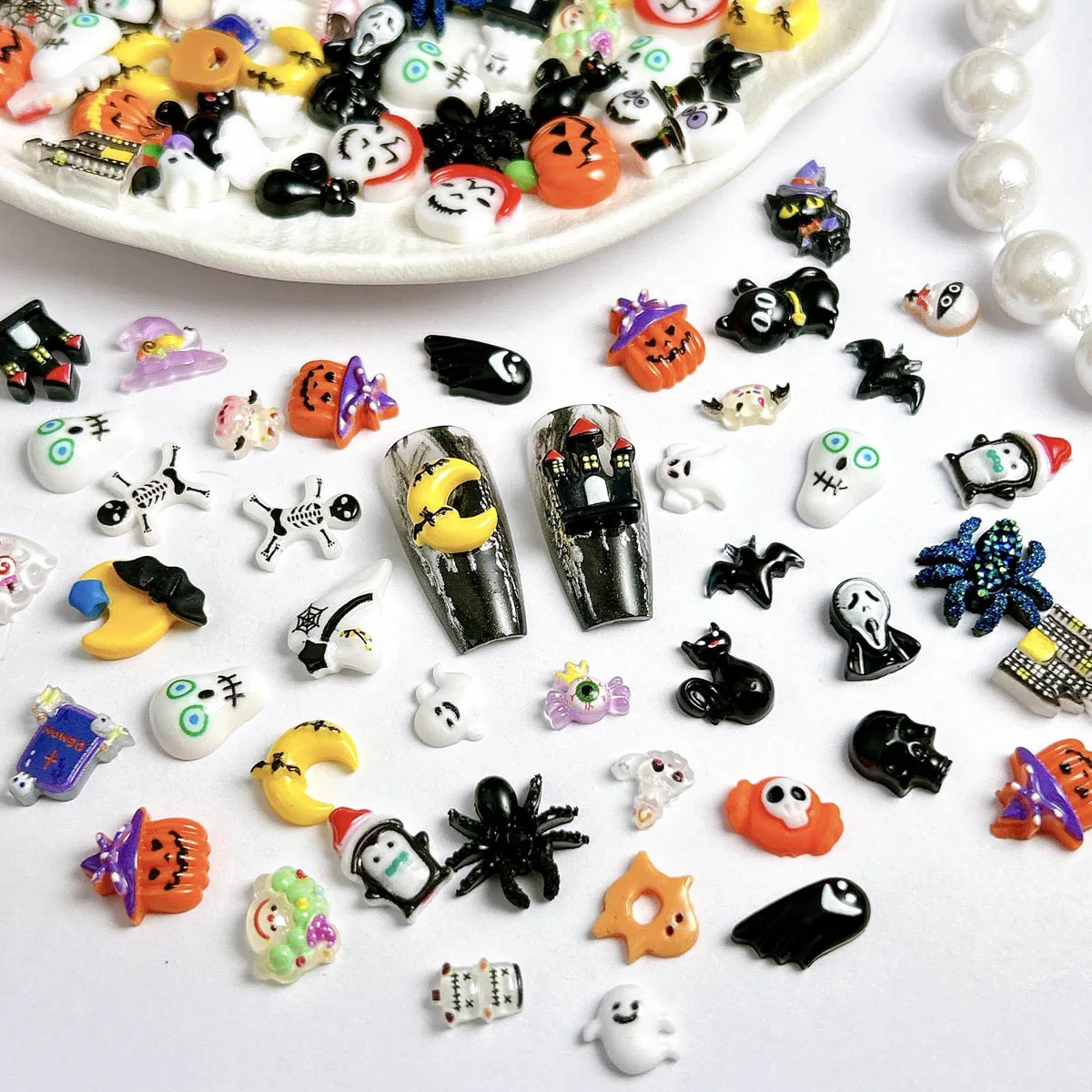 30PCS Multi-Stijl Hars Schedel Grafsteen Ghost Nail Art Charms Creatieve Pompoen Kat Halloween Serie Nageldecoratie DIY nagels