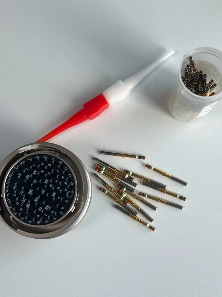 10PIN J599/26WC98SN J599/20WC98PN Electrical Connector Manufacturer Directly Dispatches a Complete Range of Core Products