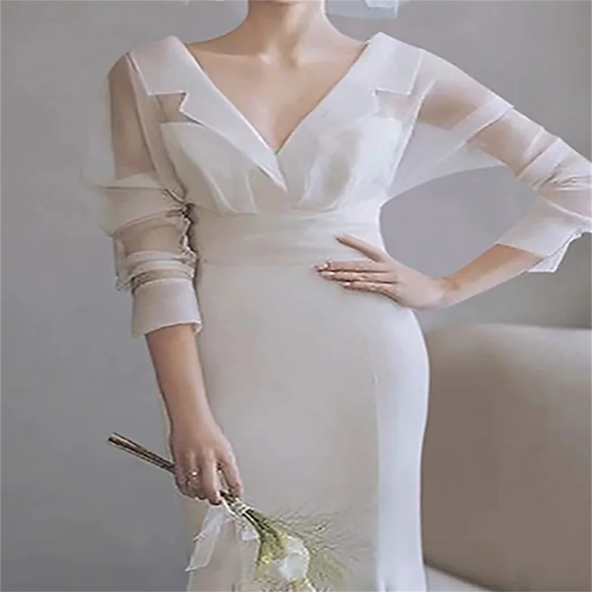 Vestidos de novia blancos pequeños, longitud de té, sirena/trompeta, manga larga, cuello en V, satén con pliegues, 2024 personalizado