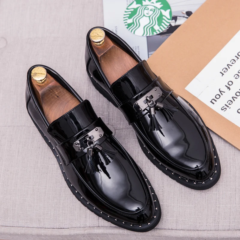 Luxury White Glossy Wedding Shoes Fashion Tassel Business Patent Leather Shoes Prom Shoes Mens Formal Slip-on Shoes Dancing Shoe