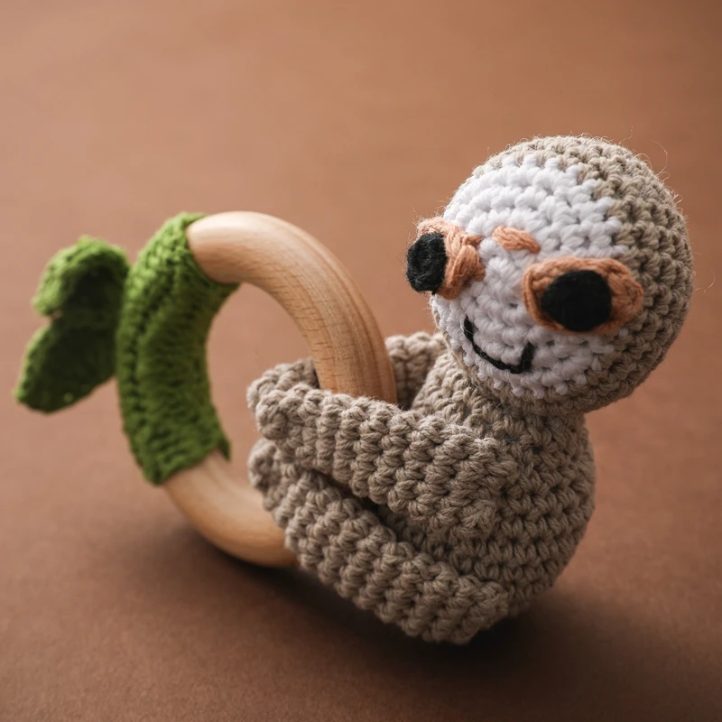 1Pc Wooden Baby Teether Crochet Beech Hoop Animal Rattle Toy BPA Free Ring Baby Mobile Gym Newborn Stroller Educational Toy Gift