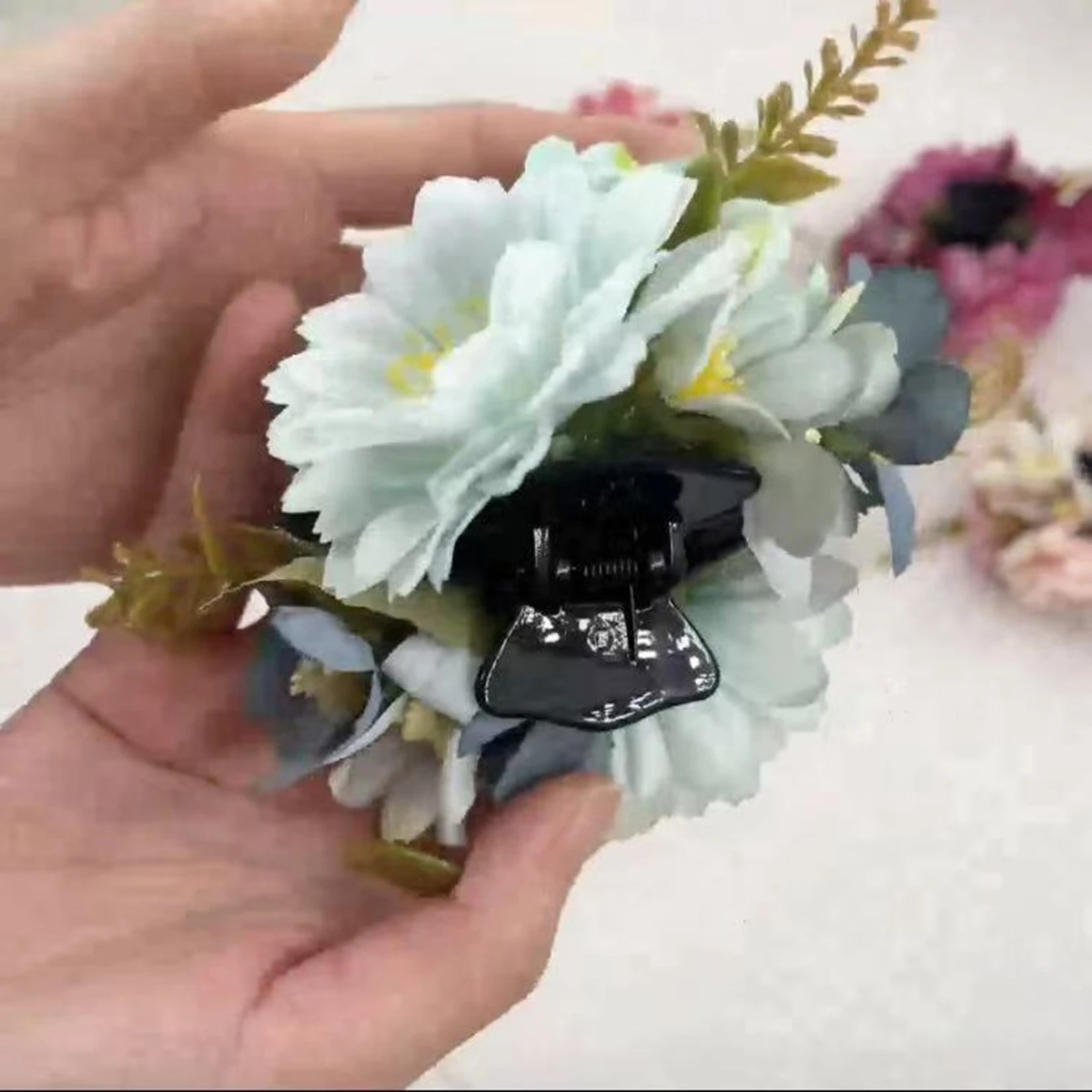 Clip di artiglio di fiori di rosa in tessuto per le donne Clip di capelli per ragazze Barrette fiori dolci moda afferrare Clip di squalo morsetti per capelli accessori