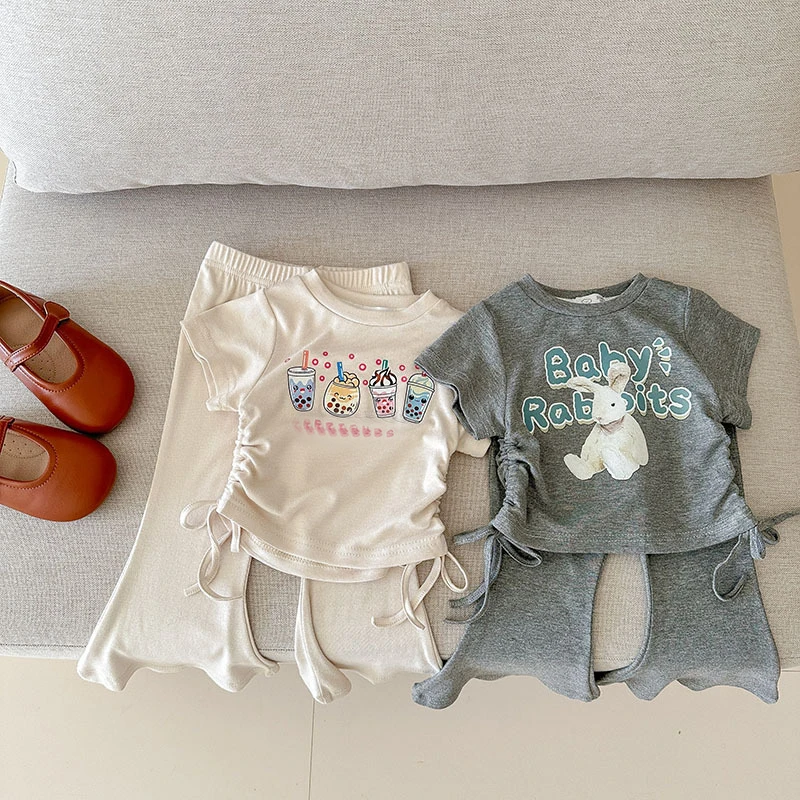 طقم بناتي بأكمام قصيرة مطبوع عليه زهور حلوة ورقبة دائرية من القطن تي شيرت عالي الخصر للتخسيس بلون سادة سروال جرس