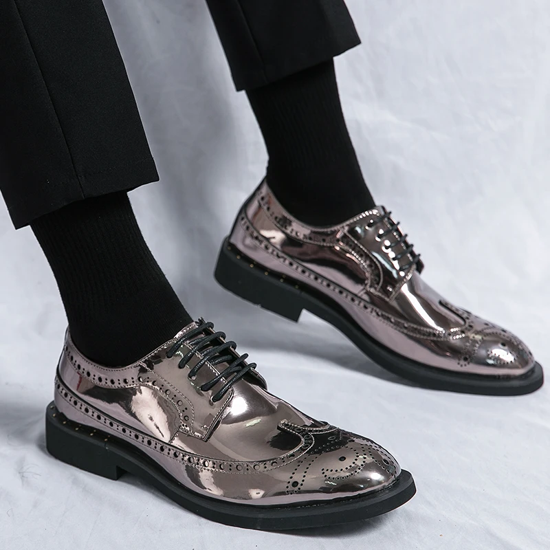 Zapatos de vestir de alta calidad para hombre, zapatos formales de negocios cómodos, brogue, zapatos brillantes para hombre, zapatos de caballero dorados
