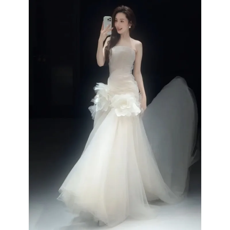 신부 Tulle Mermaid 웨딩 드레스 Sweetheart Pleat and Ruffles가있는 민소매 섹시한 오픈 백 스윕 트레인 시스 가운 가운