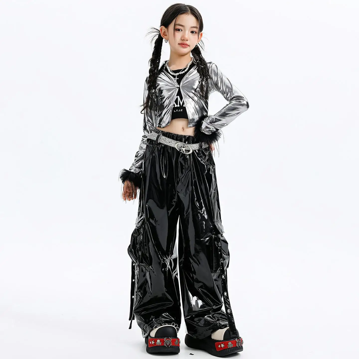 

Kid Kpop Hip Hop Clothing Silver Metalic Plush Crop Shirt Black Faux Leather Strap Cargo Pants for Girl Dance Costumes Clothes