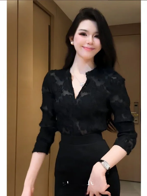 

Elegant Black V-Neck Embroidered Long Sleeve Lace Shirt Women's Spring New Style Pure Desire Sexy Hollow out Top French Style...