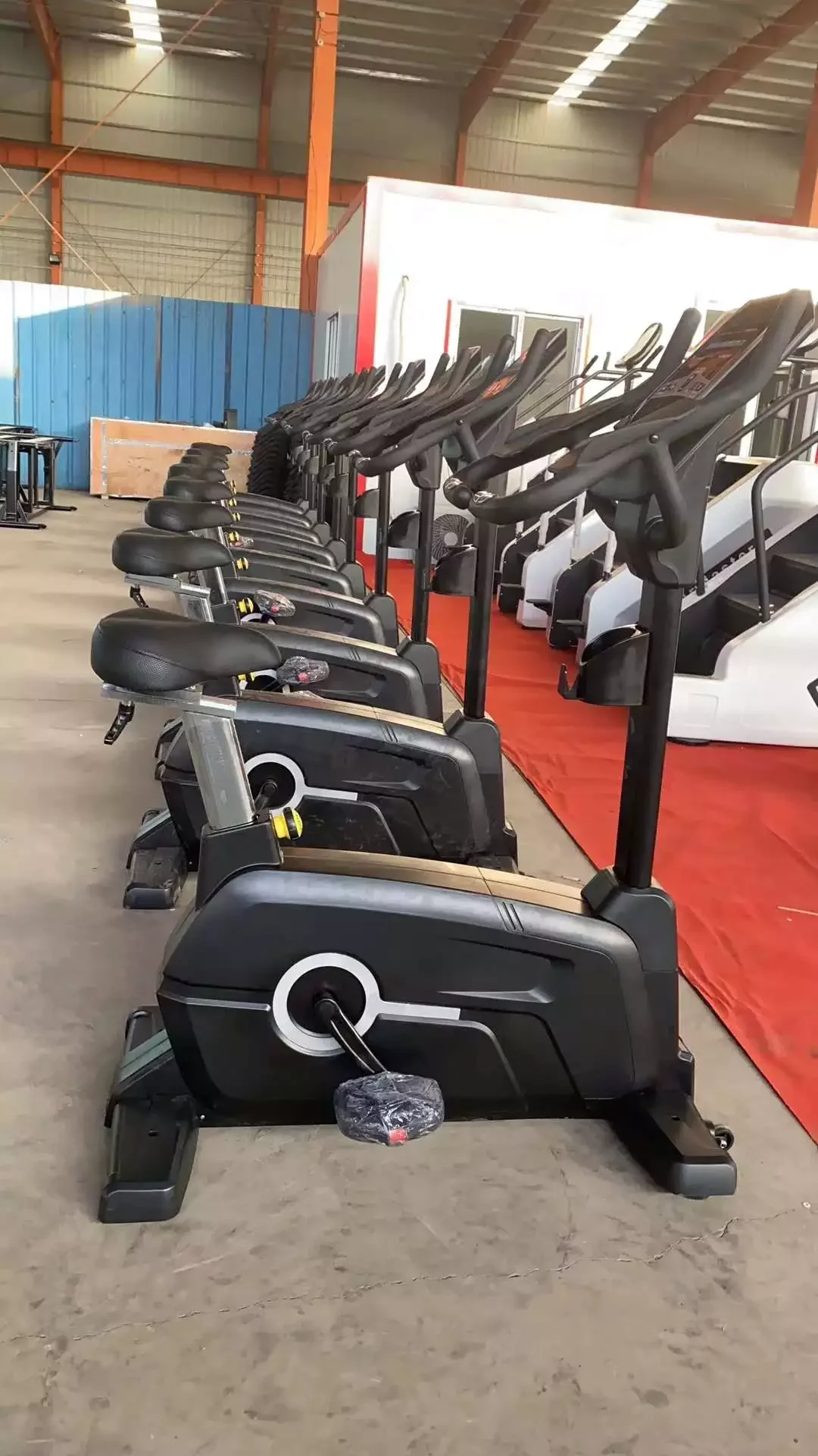 Commercial Speed Adjustable Upright Bike Factory Direct Supply Hot Sale Home Use Spinning Bikes